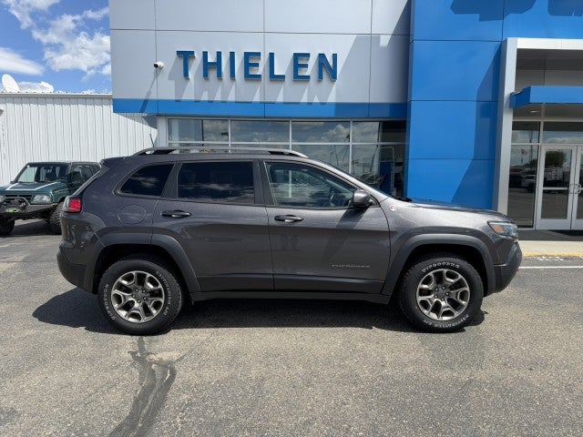 2020 Jeep Cherokee Trailhawk 4x4 in Gray — front three-quarter view