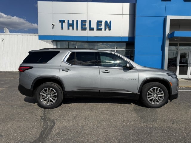 2023 Chevrolet Traverse LT Cloth in Sterling Gray Metallic — front three-quarter view